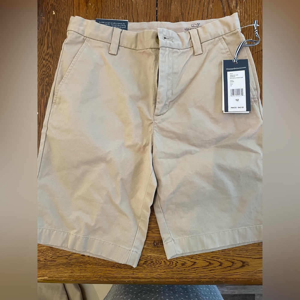 Boys Vineyard Vines khaki shorts